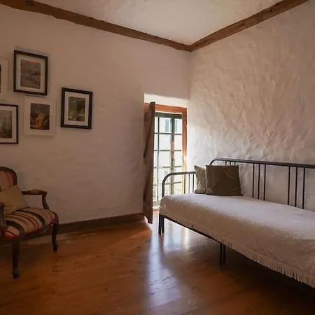 בית נופש Charming In Almocageme