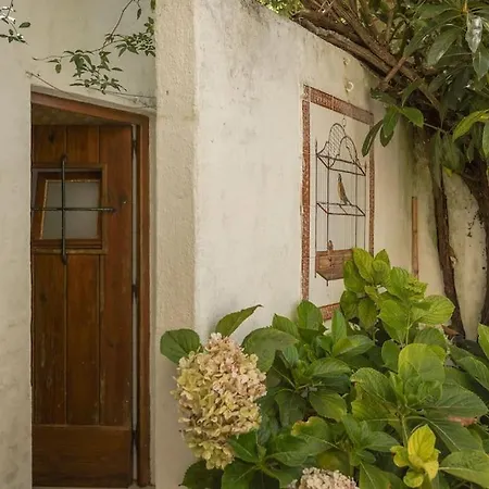 Charming In Almocageme