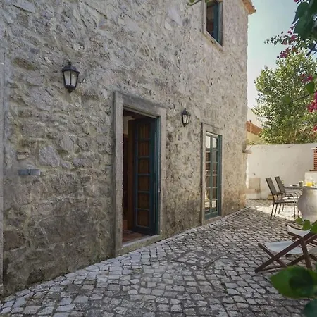 Charming In Almocageme Casa de Férias *